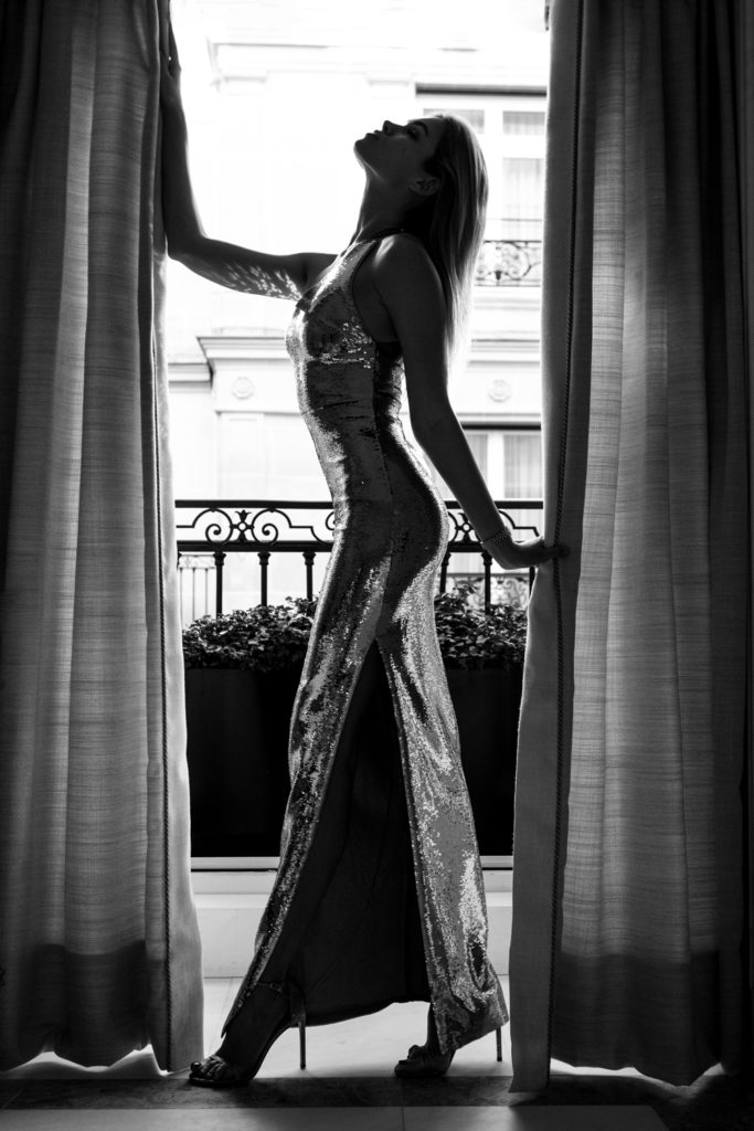 4 1 683x1024 - GLAMOROUS